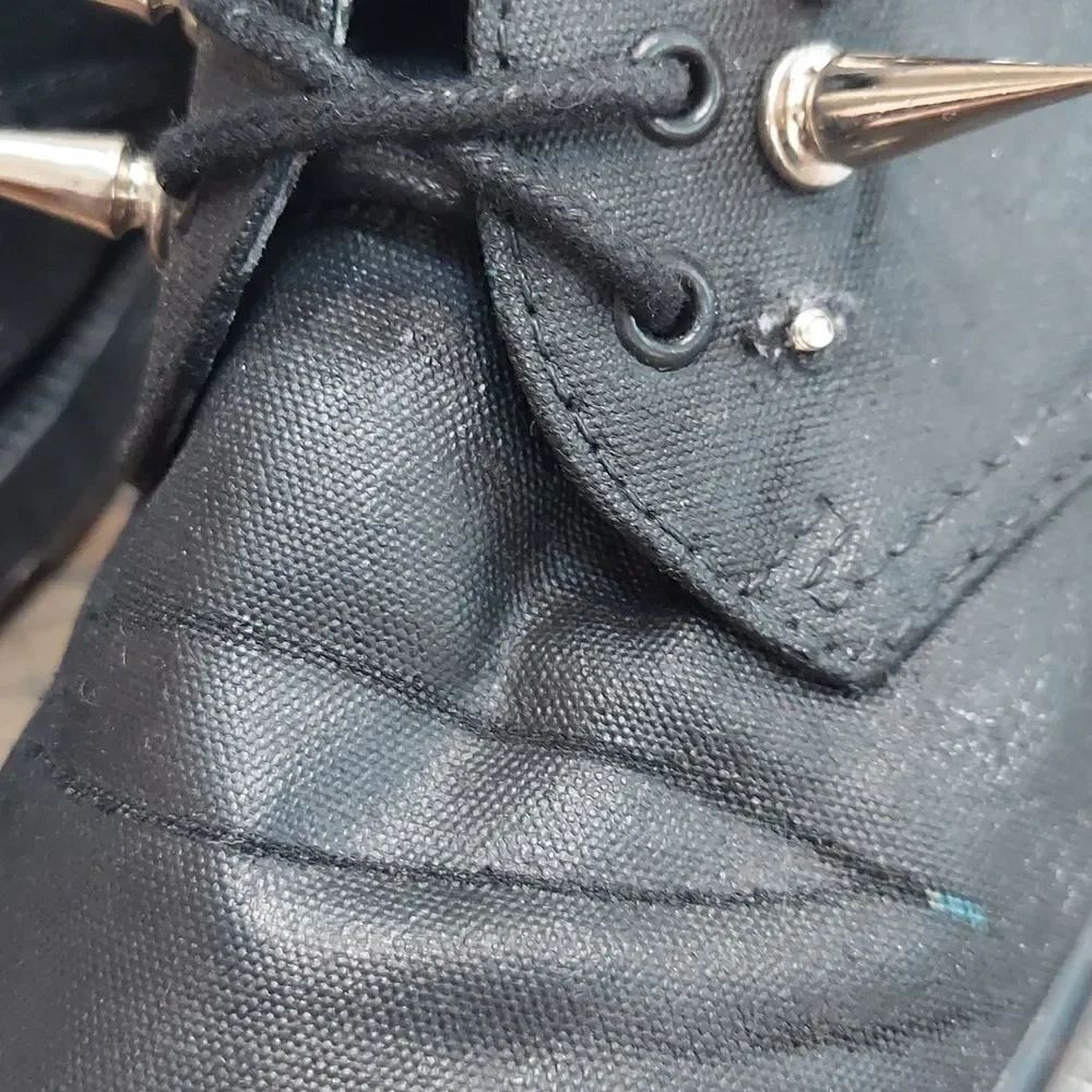 Dr. Martens Lester Black Coated Studs Spikes Shoes Sz 5 - Picture 6 of 13